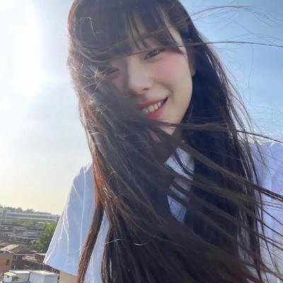 燕子与鹦鹉